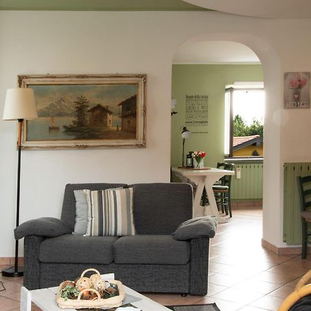 Tinas Yellow Home Leggiuno Exteriér fotografie