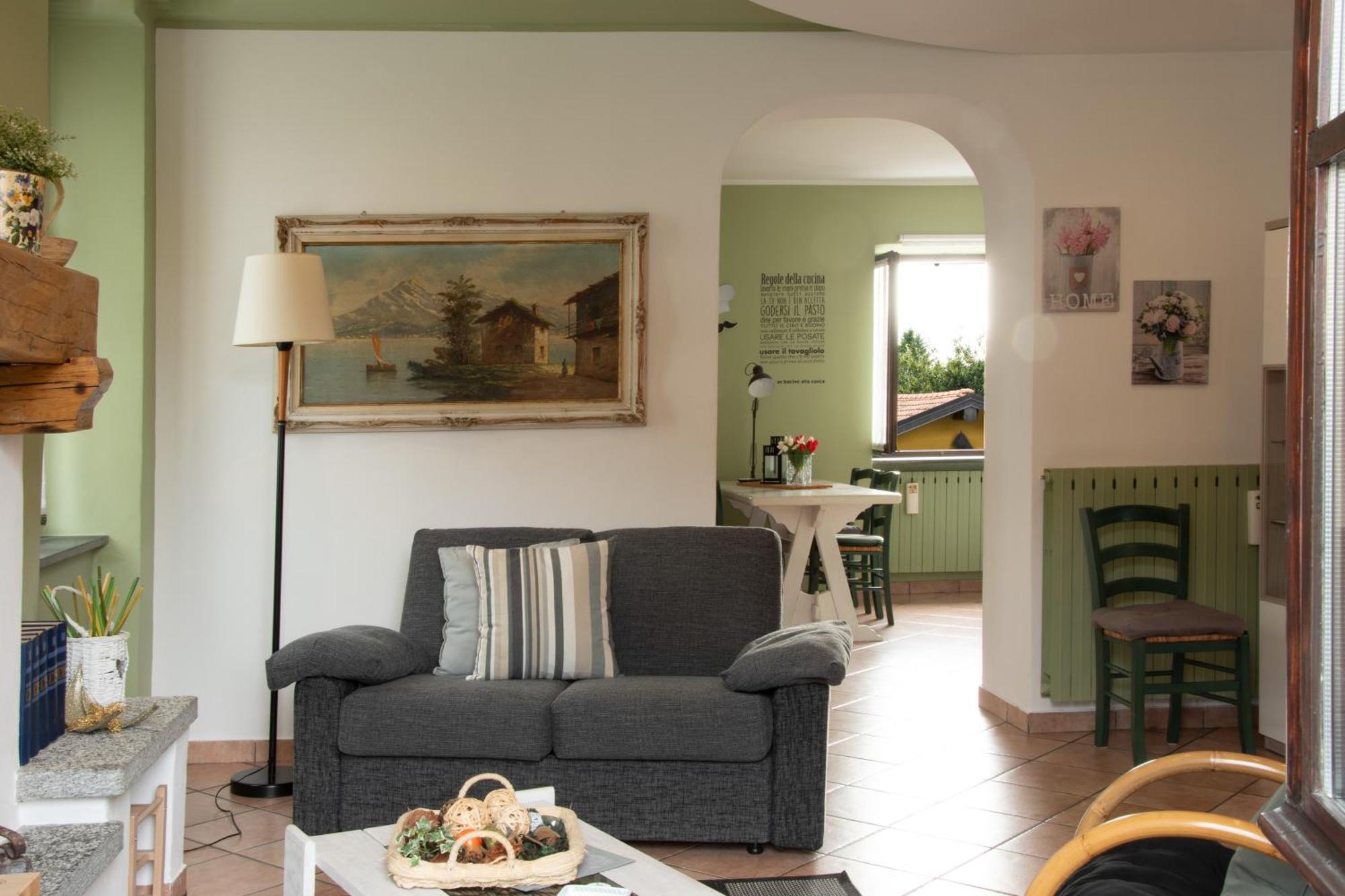 Tinas Yellow Home Leggiuno Exteriér fotografie